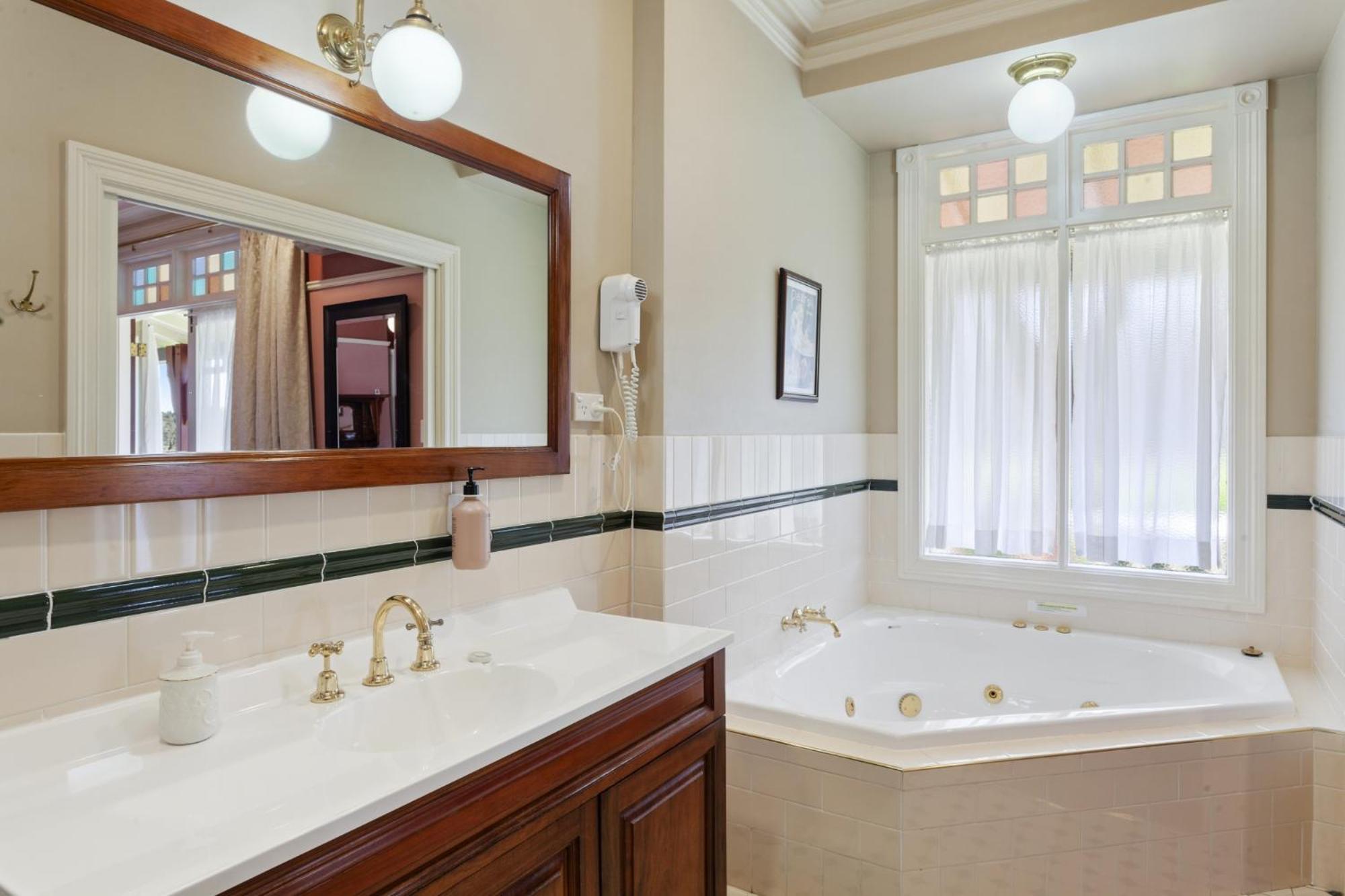 Bethany Manor B&B, Call Us For Cheapest Rates 卢拉 外观 照片